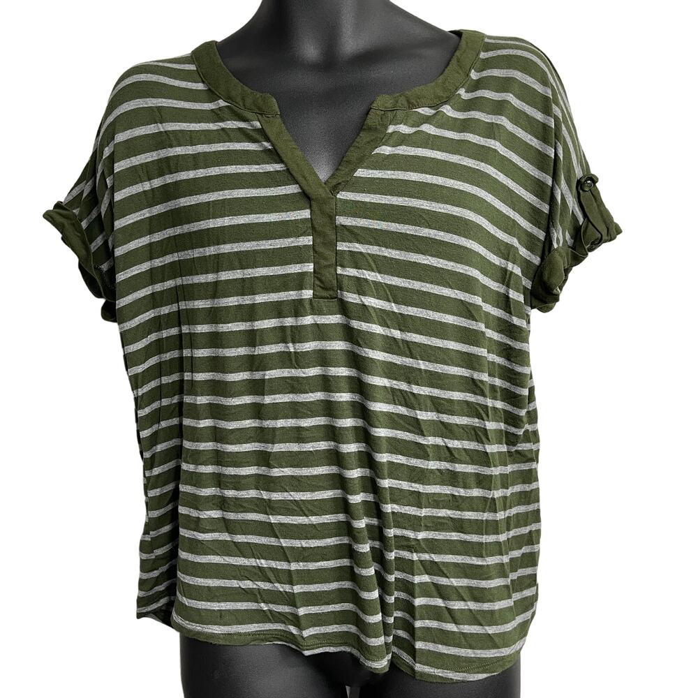 NAIF Shirt Plus 1X Green Striped Split V-Neck Short Sleeves Minimalist Casual